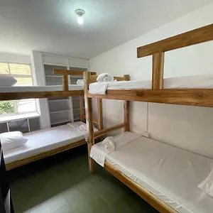  Pensión Hostal La Bodeguita Del Mundo Laureles Colombia